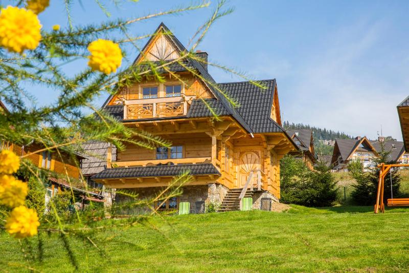udanypobyt Dom Bright House - image 1