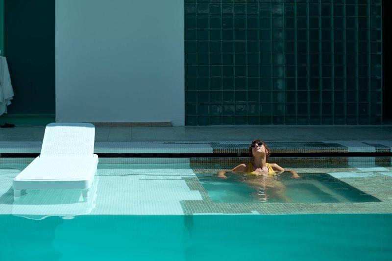 Casa Orbit AC Pool Jacuzzi Central Location - image 2