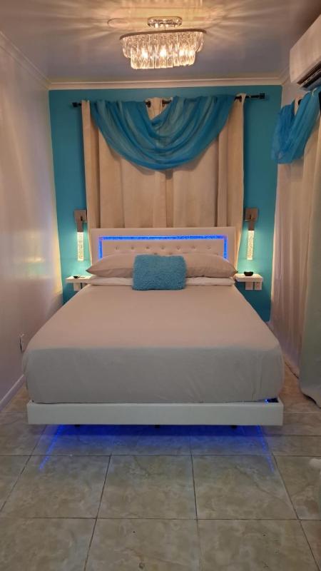 Jazmin's Apartment - image 8