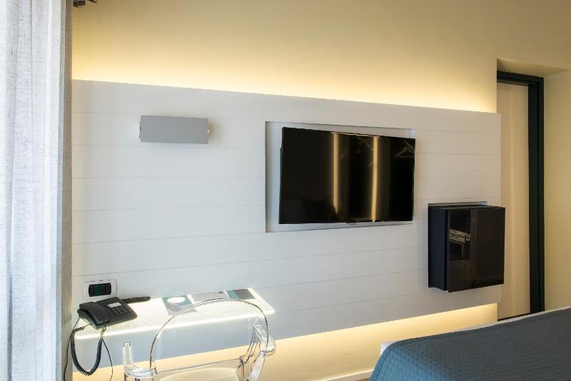 Superior Double Room image 4