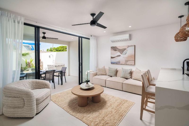 Beach 5min Elegant 3BR Pool Villa Near Holetown - image 4