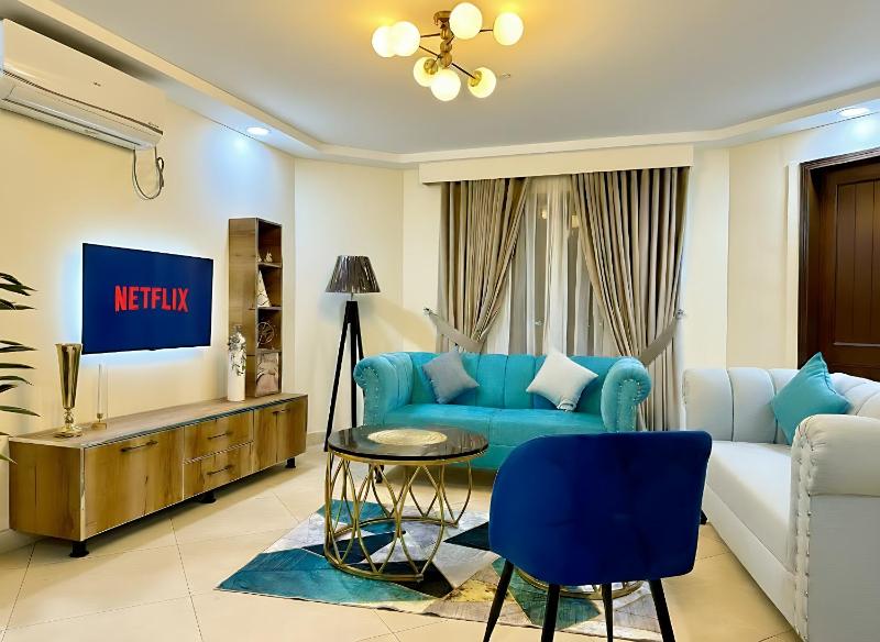 Chic Turquoise Apt - Self Checkin  Imtiaz Mall & Dining - image 1