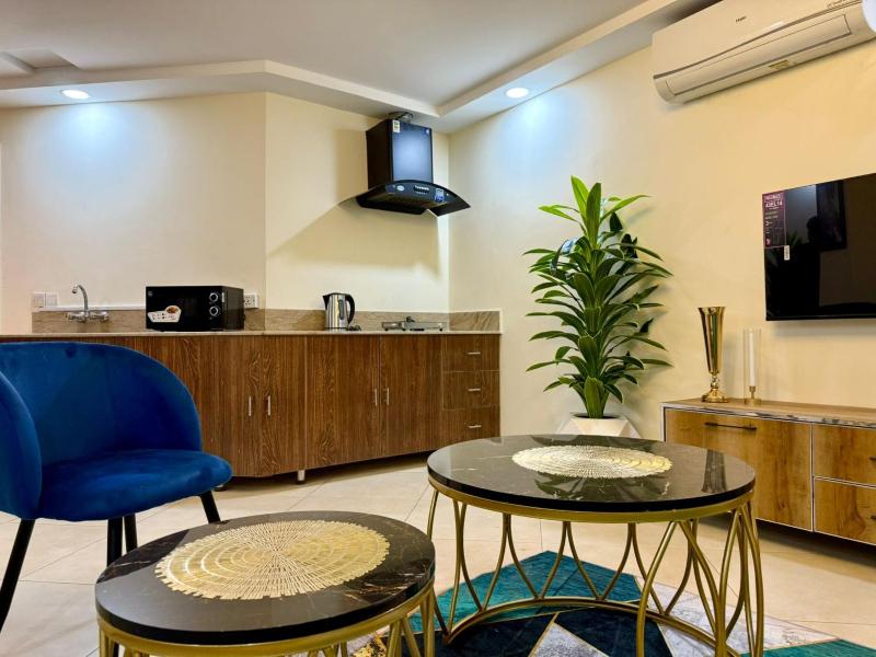 Chic Turquoise Apt - Self Checkin  Imtiaz Mall & Dining - image 5