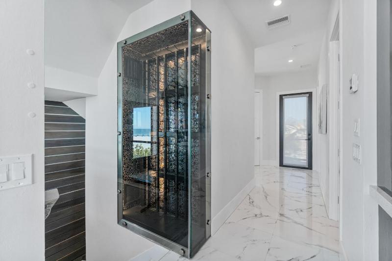 Luxury Gulf-Front Sanctuary Private Pool Spa and Walk to Downtown - image 34