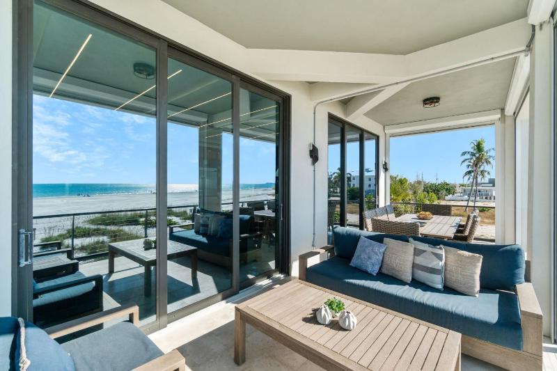 Luxury Gulf-Front Sanctuary Private Pool Spa and Walk to Downtown - image 29