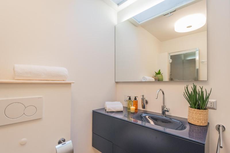 Residenza Art Design in Como by Rent All Como - image 22