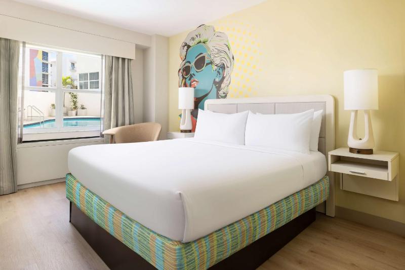 Hotel Continental Miami Beach Tapestry Collection by Hilton - image 9