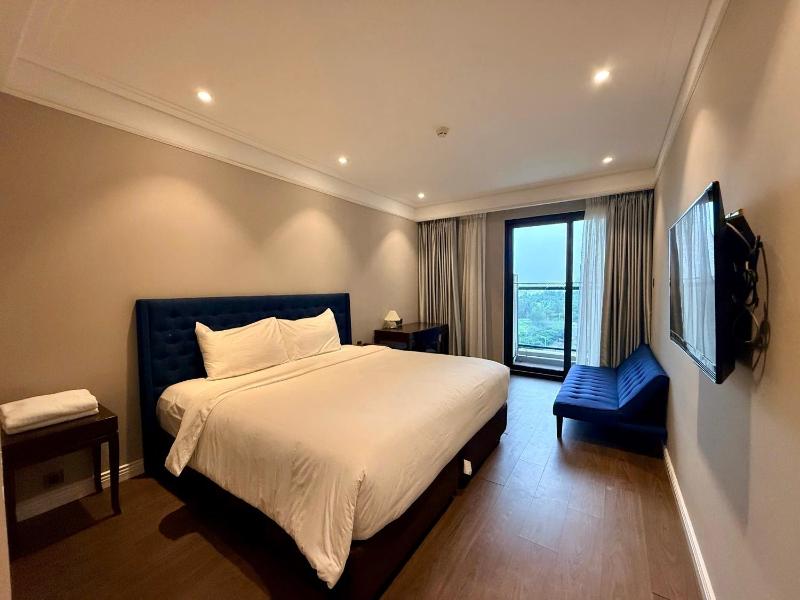Luxury Apartment with Sea View - 1 minute to beach - image 12