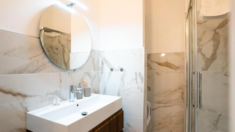 OxArt Suite Milano – Design a due passi da Loreto - image 6