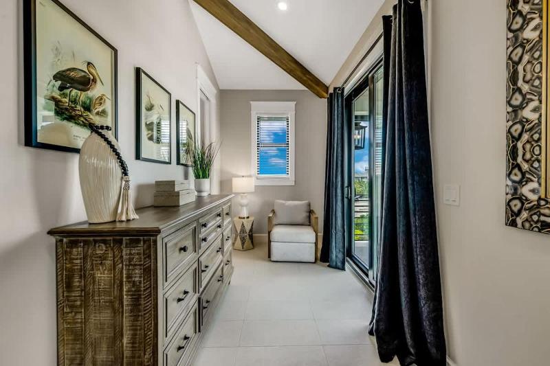 Summer Shores Estate - image 2
