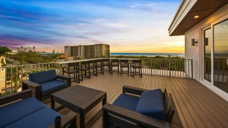 Top Deck Estate - image 15