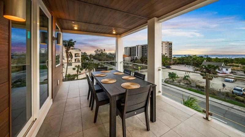 Top Deck Estate - image 10