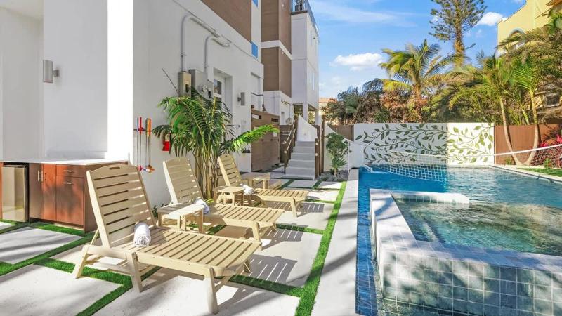 Top Deck Estate - image 23