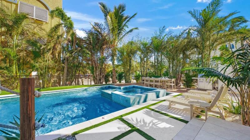 Top Deck Estate - image 30