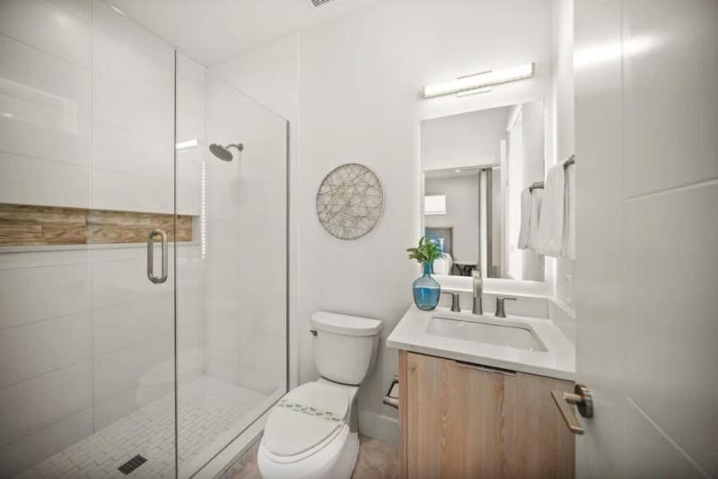 Top Deck Estate - image 32