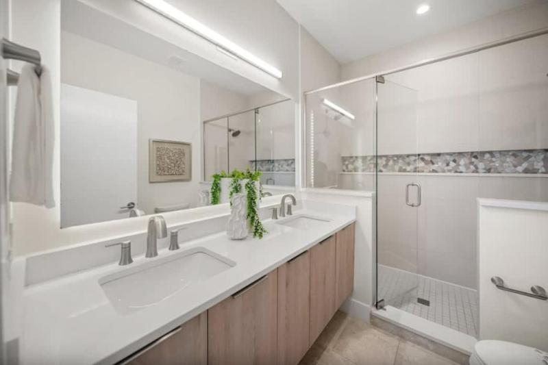Top Deck Estate - image 6