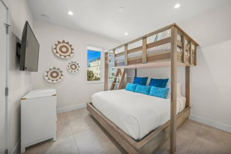 Top Deck Estate - image 4