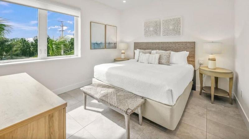 Top Deck Estate - image 3