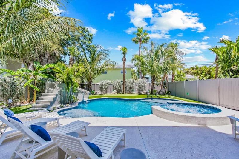 Gulfside Green Estate - image 40