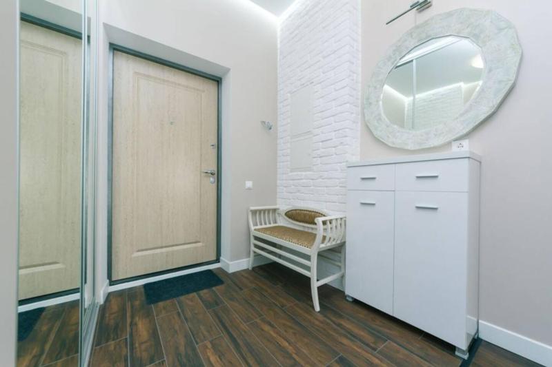 Apartment with a beautiful view in a new house in the center - image 10