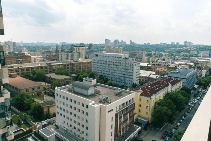 Apartment with a beautiful view in a new house in the center - image 8