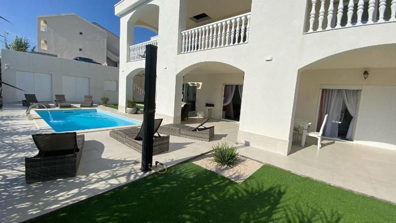 Apartments with swimming pool Pag - 24360 - image 16