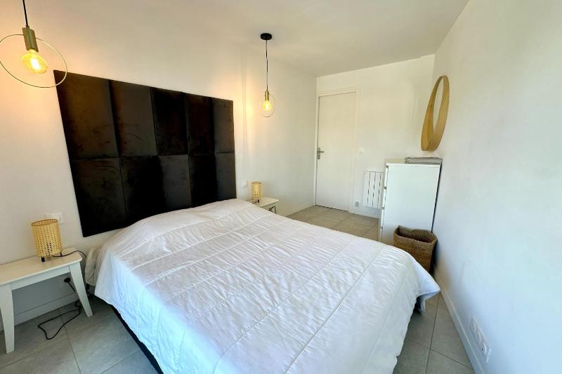 Cozy apartment with terrace in Cannes - image 5