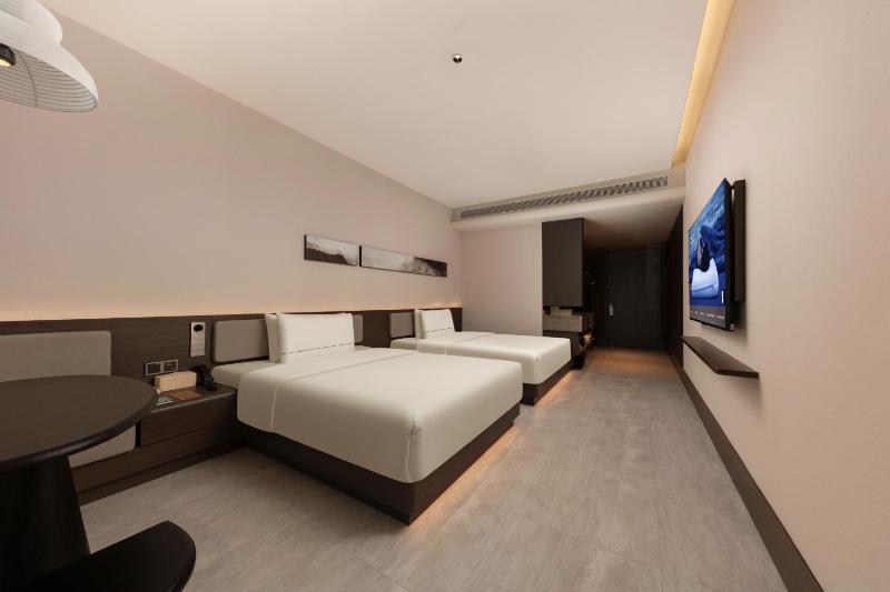 Atour Hotel Wuhan Jianghan Road International Plaza - image 2