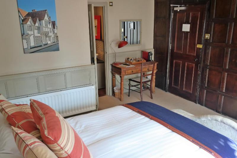 Superior Double Room image 3