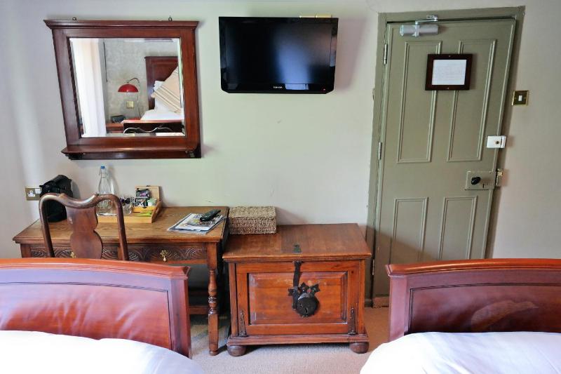 Double or Twin Room with Shower image 3