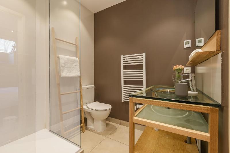 Chalets Bonheur 6BR Sauna Sleeps 10 - Happy Rentals - image 21