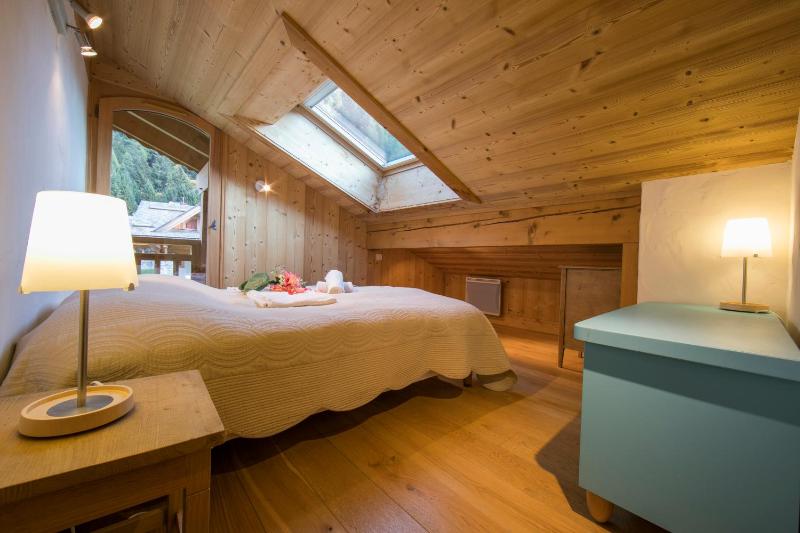 Chalets Bonheur 6BR Sauna Sleeps 10 - Happy Rentals - image 10