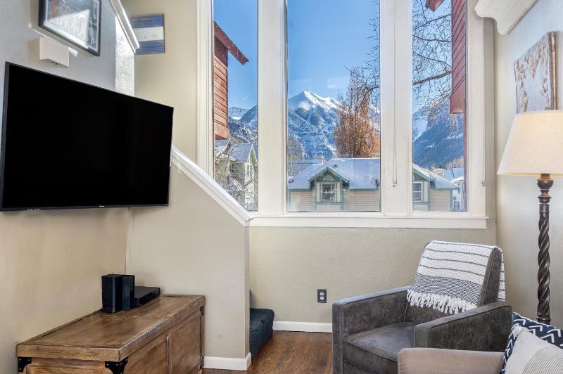 Snowy Peak Views from Living Room 2 Parking Spaces Walk to Ski condo - image 29