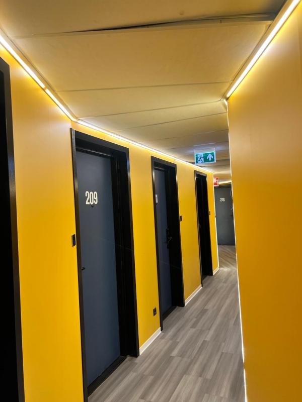 The Hyve Budget Hotel Rotterdam - image 3