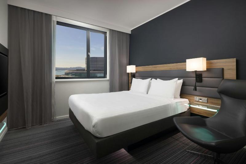 Moxy Southampton - image 5