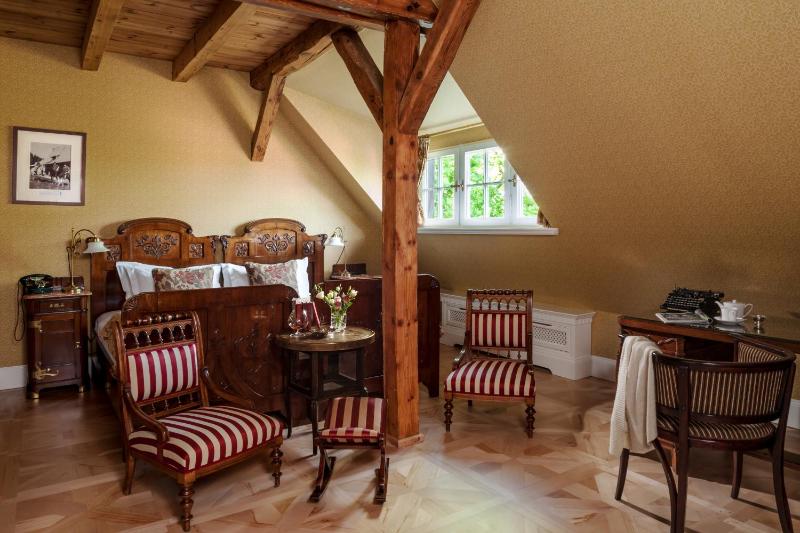 Executive King Room image 3