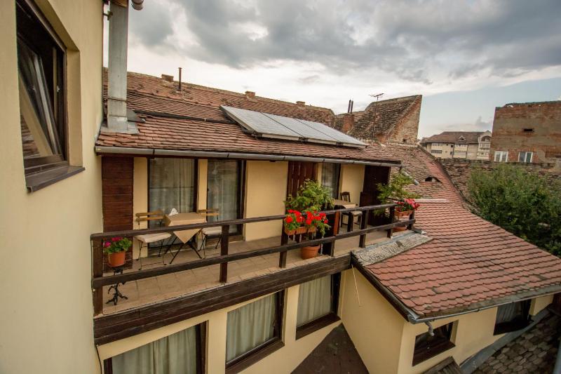 Quadruple Room with Balcony 3 image 4