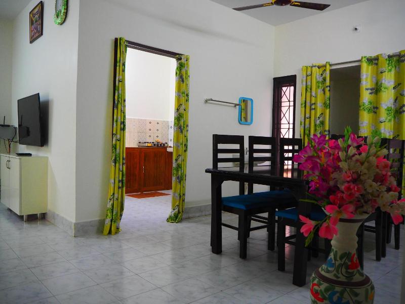 Garden Villa 43 by Tirupati Homestay Free Breakfast Near Taj hotel Posh location Close proximity to restaurants Alipiri flyover - image 12