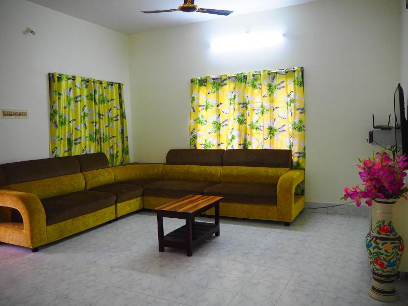 Garden Villa 43 by Tirupati Homestay Free Breakfast Near Taj hotel Posh location Close proximity to restaurants Alipiri flyover - image 10