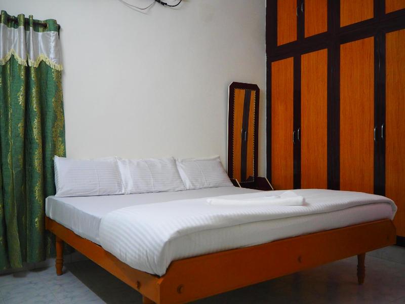 Garden Villa 43 by Tirupati Homestay Free Breakfast Near Taj hotel Posh location Close proximity to restaurants Alipiri flyover - image 14