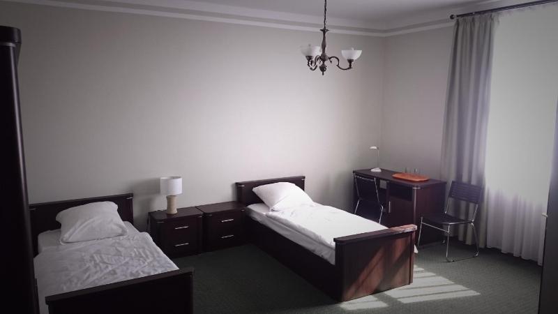 Superior Twin Room image 3