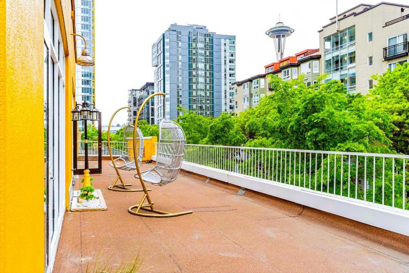 Pike Place Sky Villas - image 3