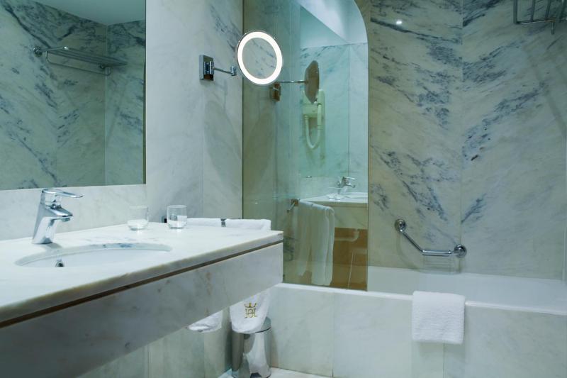 Triple Room image 3