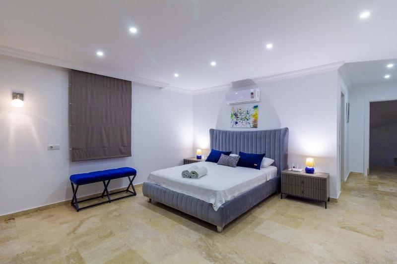 Villa Gunes - image 21