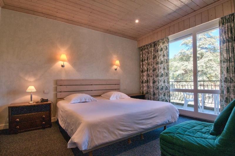 Twin/Double Room - Garden Side image 1