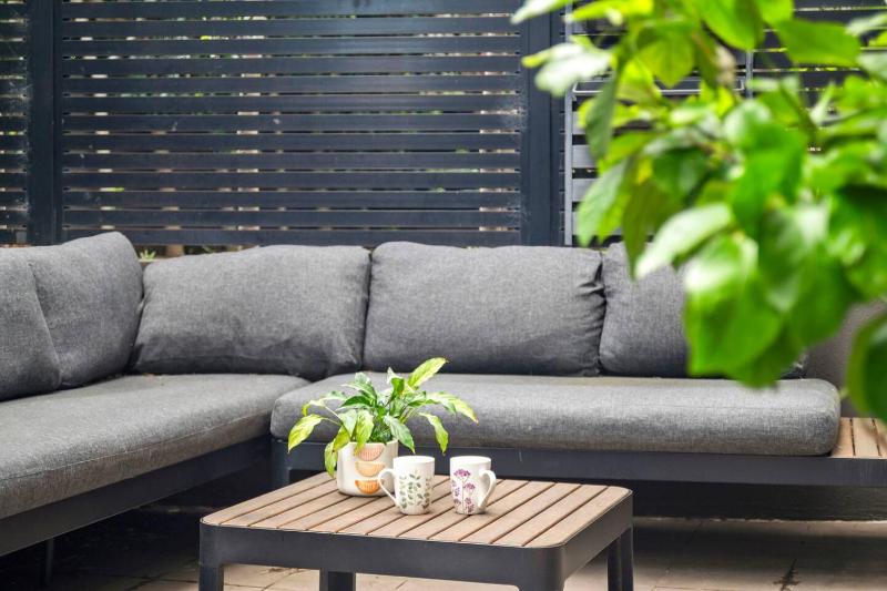 Richmond Oasis - Private Courtyard near MCG & Cafés - image 12