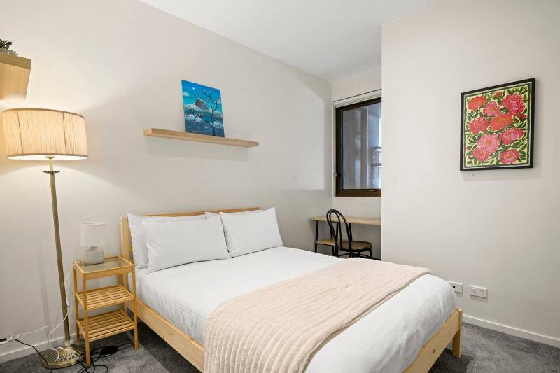 Richmond Oasis - Private Courtyard near MCG & Cafés - image 14