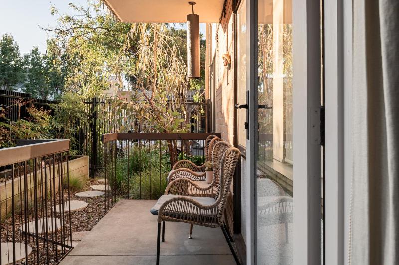 Garden oasis in the heart of Fitzroy - image 8