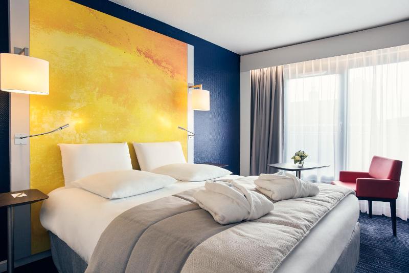 Privilege Room with 1 Double Bed, Balcony/shared terrace image 4
