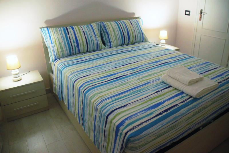 Double Room with Bathroom image 4